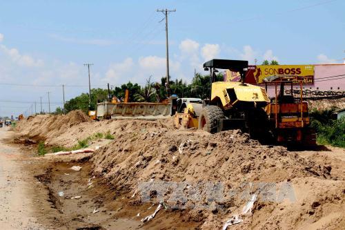 Khó hoàn thành đường Hồ Chí Minh trong năm nay ảnh 1